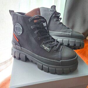 Palladium Size 7.5 Women's Revolt HI TX Boots